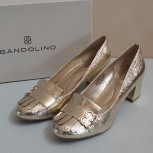 Bandolino Sz 6.5 Women Gold Pumps Wedge 2 in heels